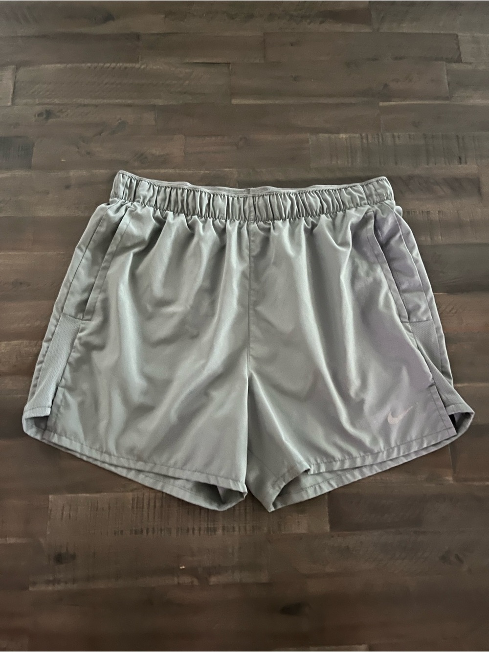MENS NIKE GRAY CHALLENGE SHORTS